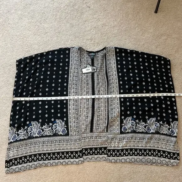 Angie Black White Bandana Print Kimono Sz Medium Boho Festival Beach Western NWT - Picture 5 of 6